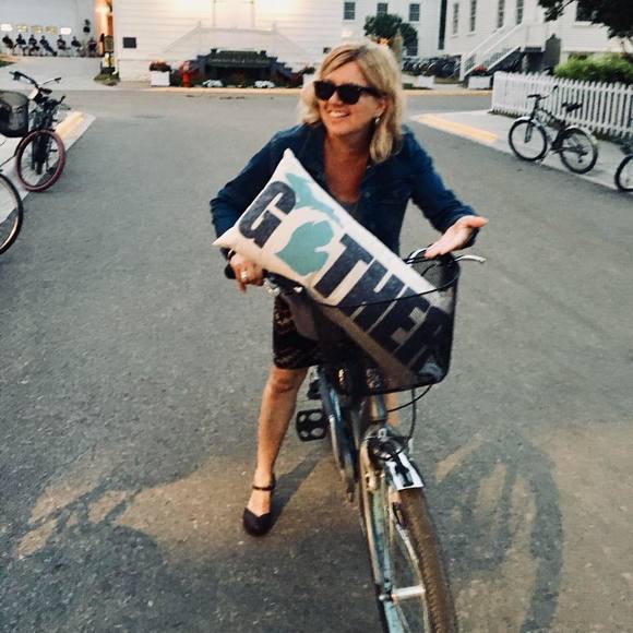 Meet your Posher, Paula - Picture 1 of 1